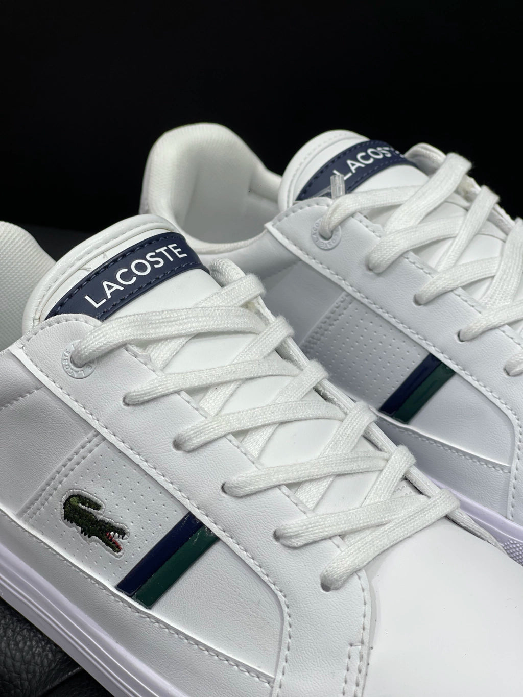 Sapatênis Lacoste Europa - WHT/DK GRN